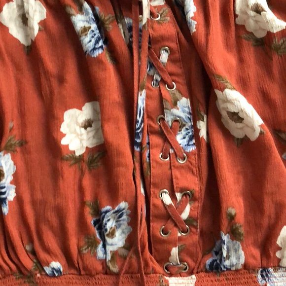 blouse - Picture 2 of 4